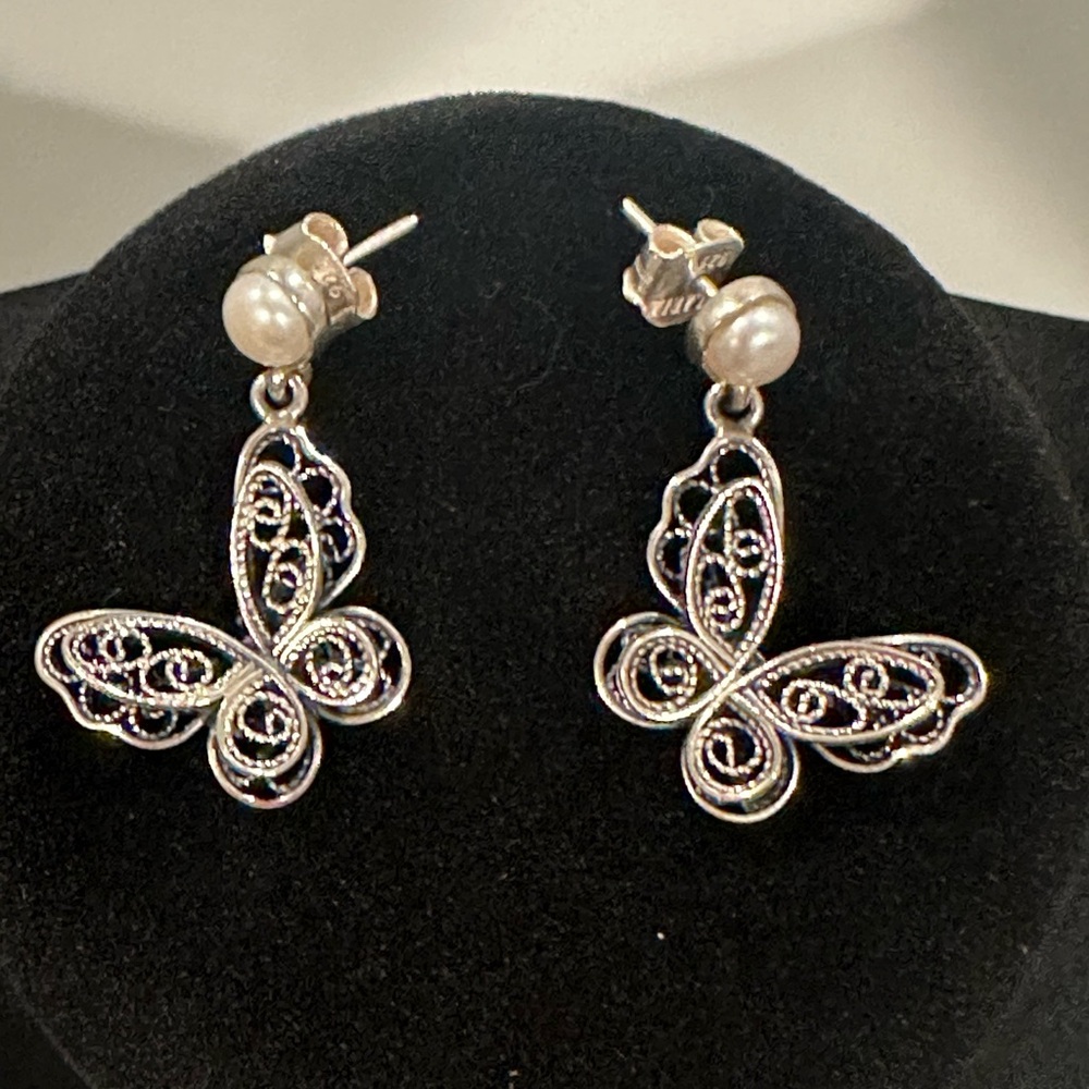 Brand New Ilaria Peru 925 silver dangling earrings, hand crafted with pearls